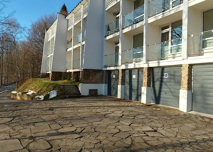 شقة Alias أوسترون